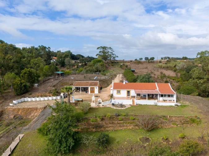 Moradia T2 para Venda em São Teotónio Foto 2