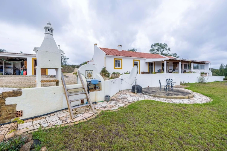 Moradia T2 para Venda em São Teotónio Foto 28