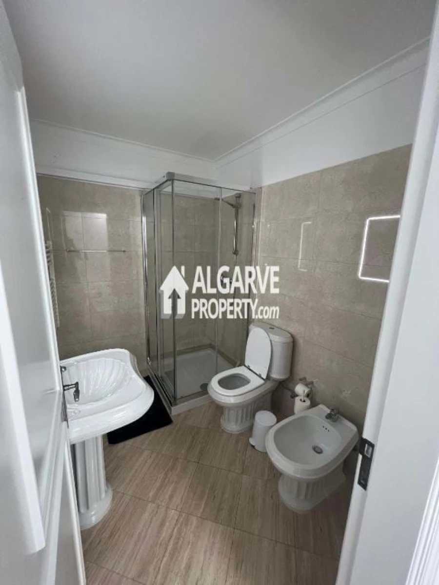 Moradia T2 para Venda em Quarteira Foto 10