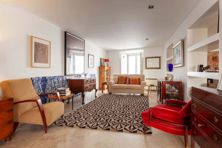 Moradia T4 para Venda em Santa Maria Maior Foto 5