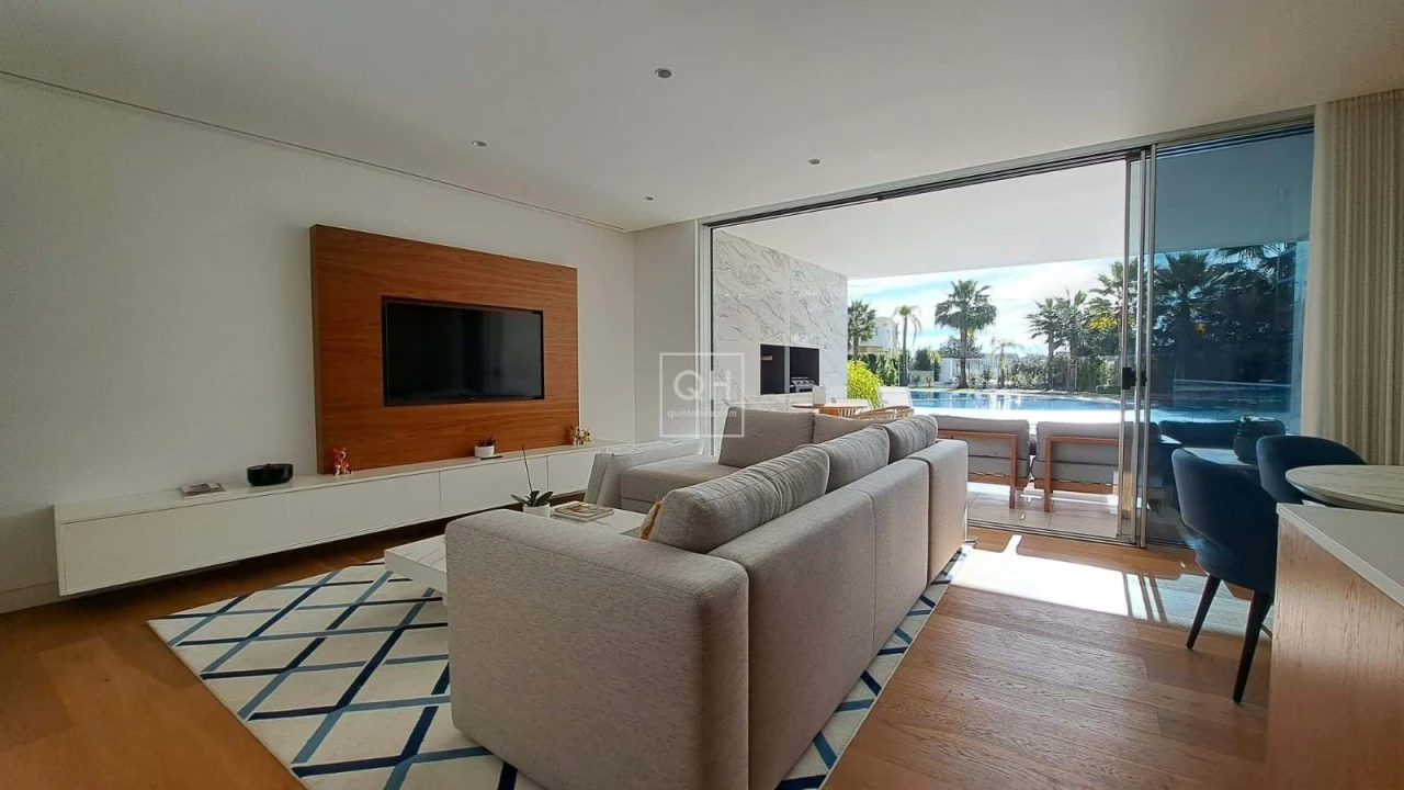 Apartamento T2 para Venda em Quarteira Foto 6