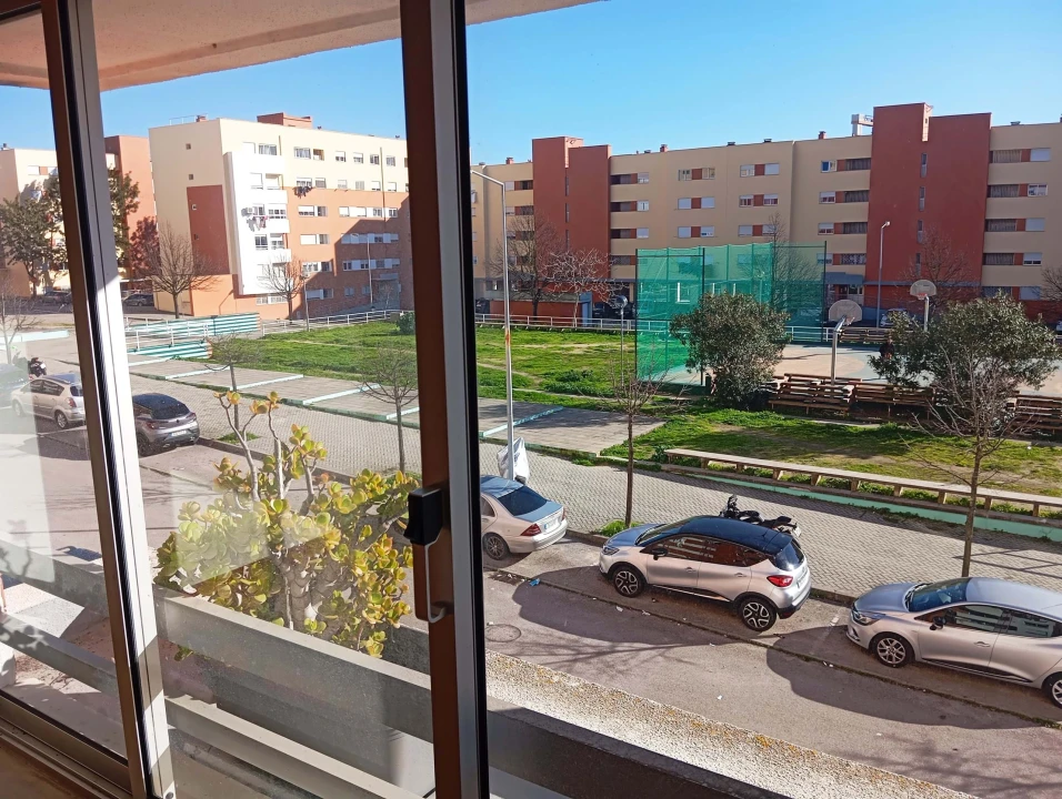 Apartamento T3 para Venda em Caparica e Trafaria Foto 1