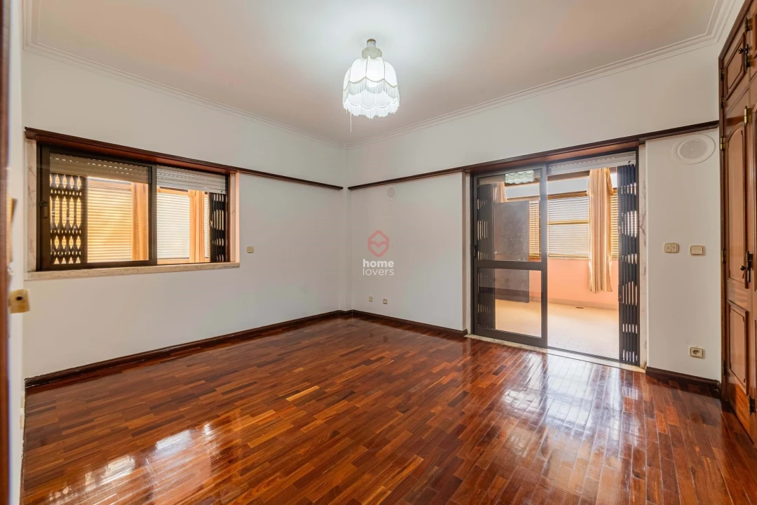 Apartamento T3 para Venda em Carnide Foto 12