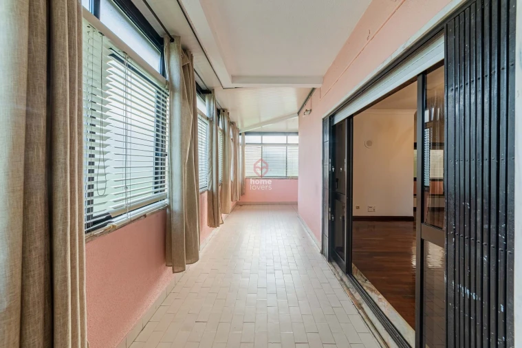 Apartamento T3 para Venda em Carnide Foto 7