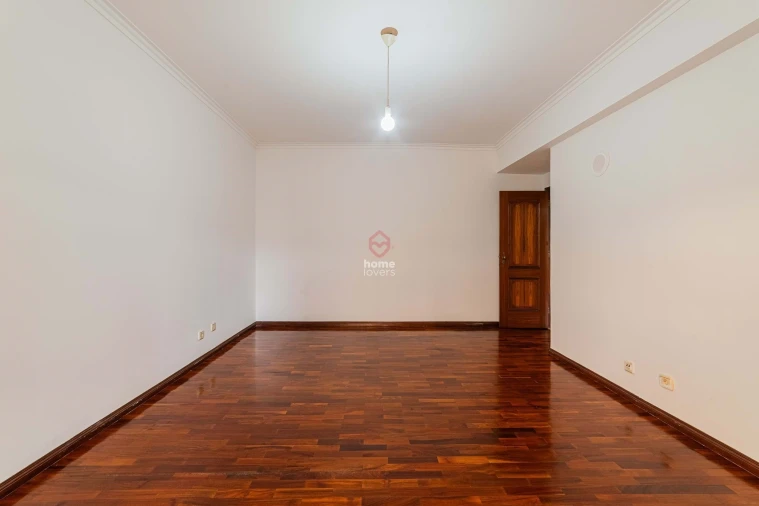 Apartamento T3 para Venda em Carnide Foto 15