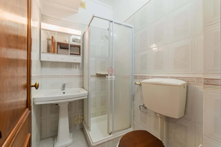 Apartamento T3 para Venda em Carnide Foto 11