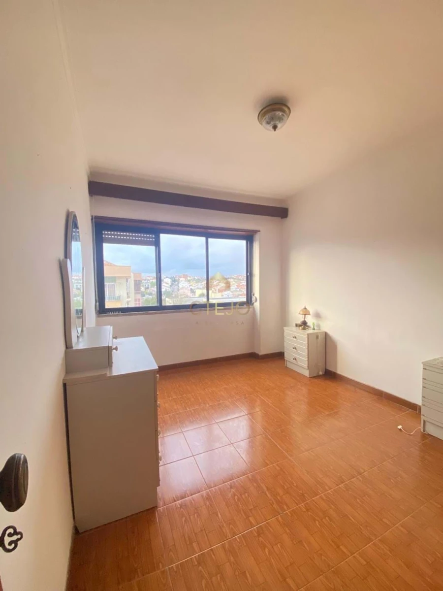 Apartamento T2 para Venda em Santa Iria de Azoia, São João da Talha e Bobadela Foto 10