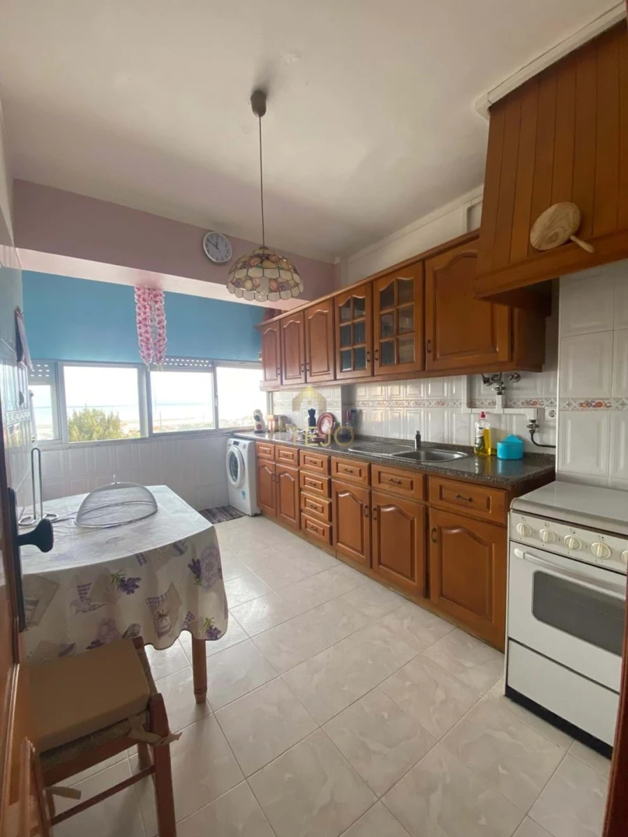 Apartamento T2 para Venda em Santa Iria de Azoia, São João da Talha e Bobadela Foto 4