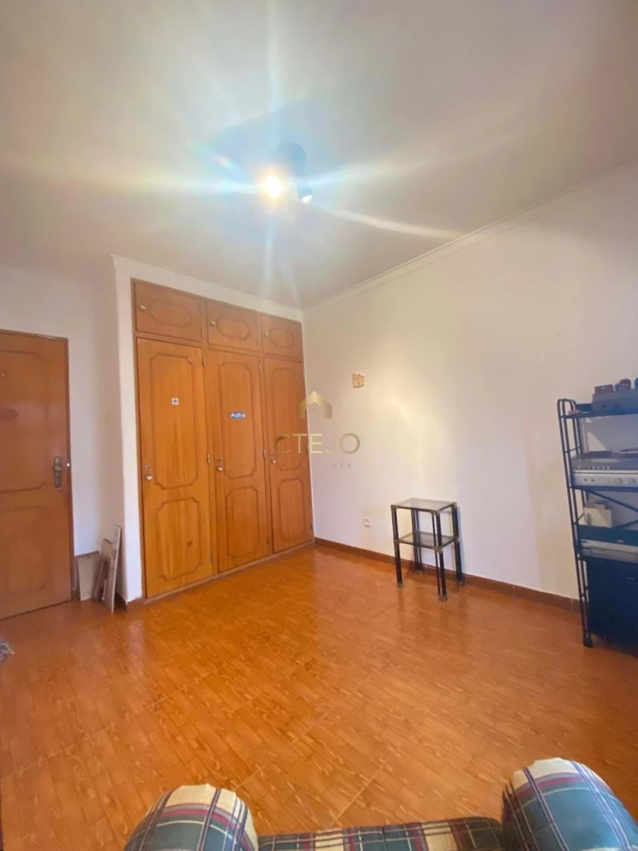 Apartamento T2 para Venda em Santa Iria de Azoia, São João da Talha e Bobadela Foto 9