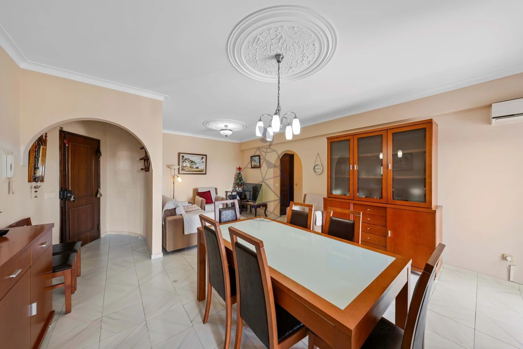 Apartamento T2 para Venda em Portimão Foto 9