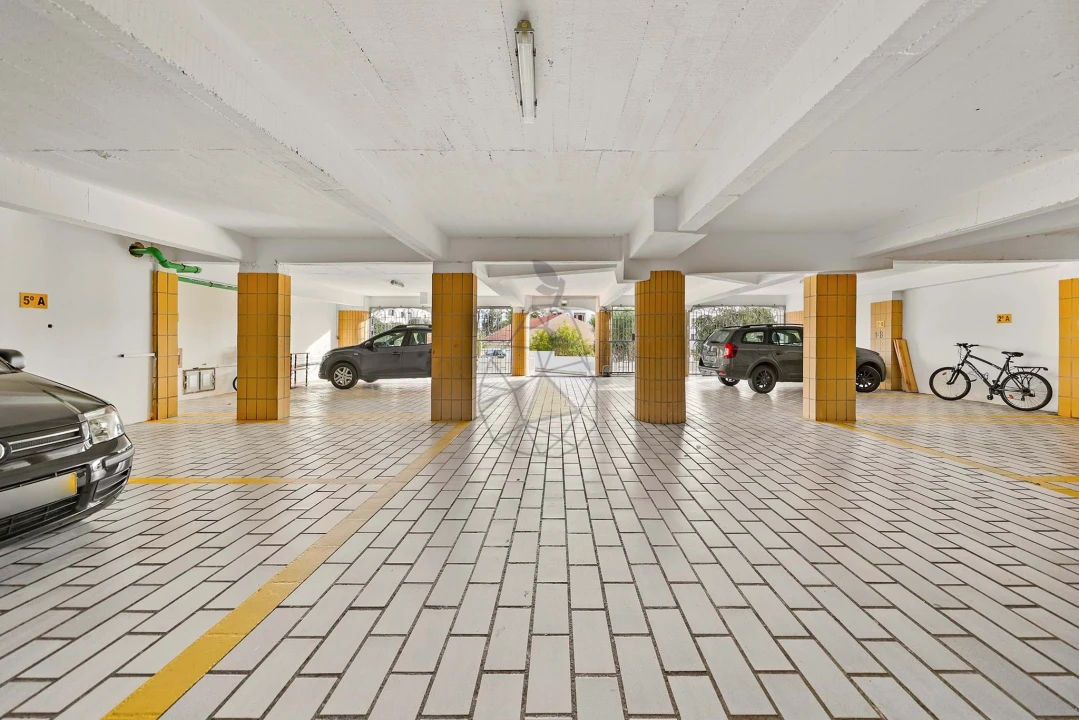 Apartamento T2 para Venda em Portimão Foto 43