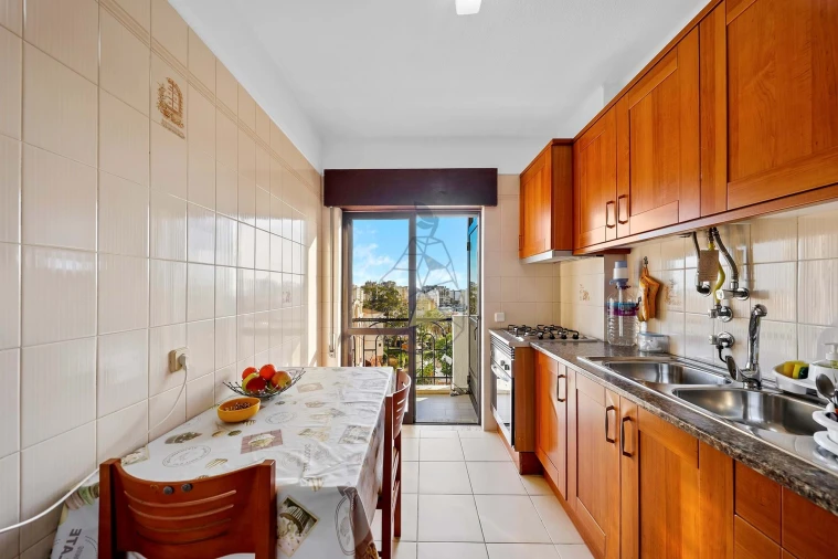 Apartamento T2 para Venda em Portimão Foto 2