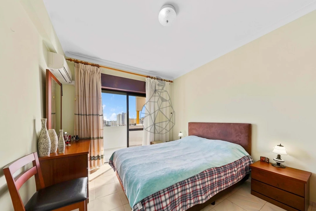 Apartamento T2 para Venda em Portimão Foto 13
