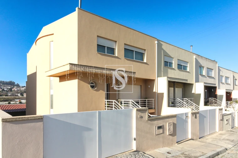 Moradia T4 para Venda em Vilaça e Fradelos Foto 5