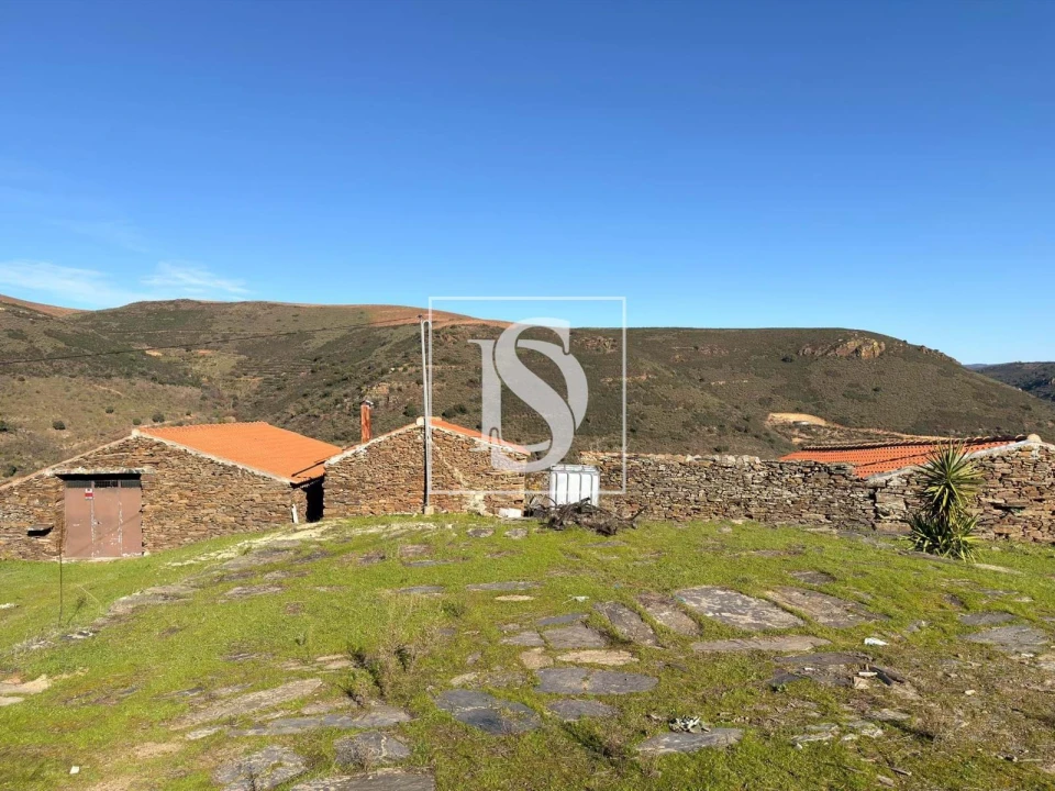 Quinta para Venda em Ligares Foto 1