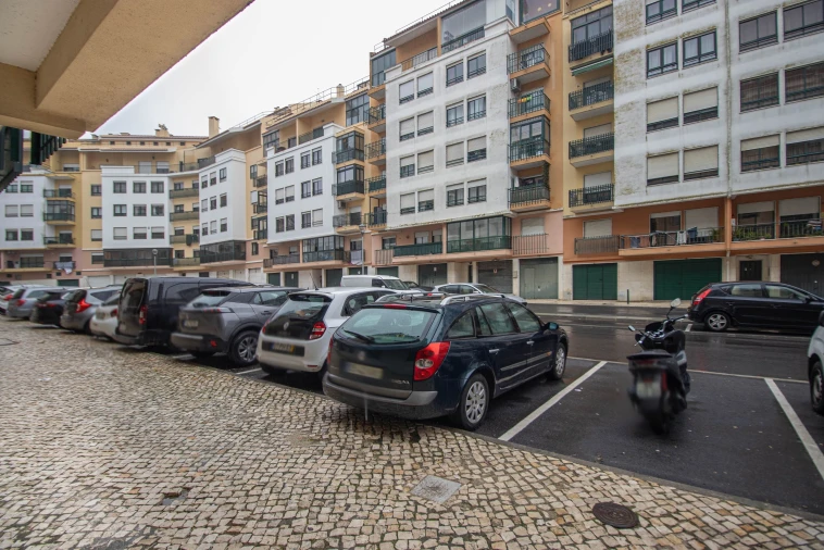 Apartamento T4 para Venda em Agualva e Mira-Sintra Foto 34