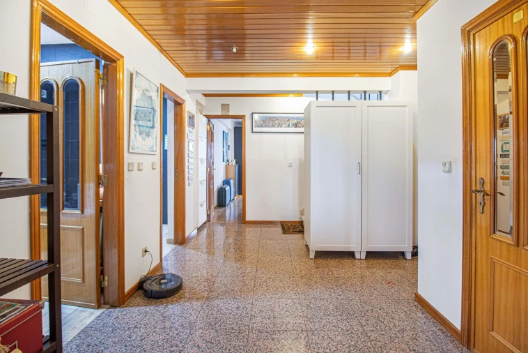 Apartamento T4 para Venda em Agualva e Mira-Sintra Foto 18