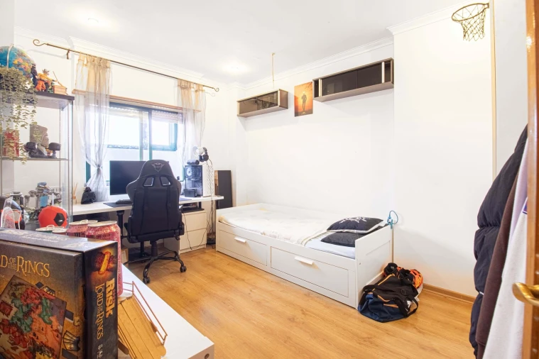 Apartamento T4 para Venda em Agualva e Mira-Sintra Foto 8