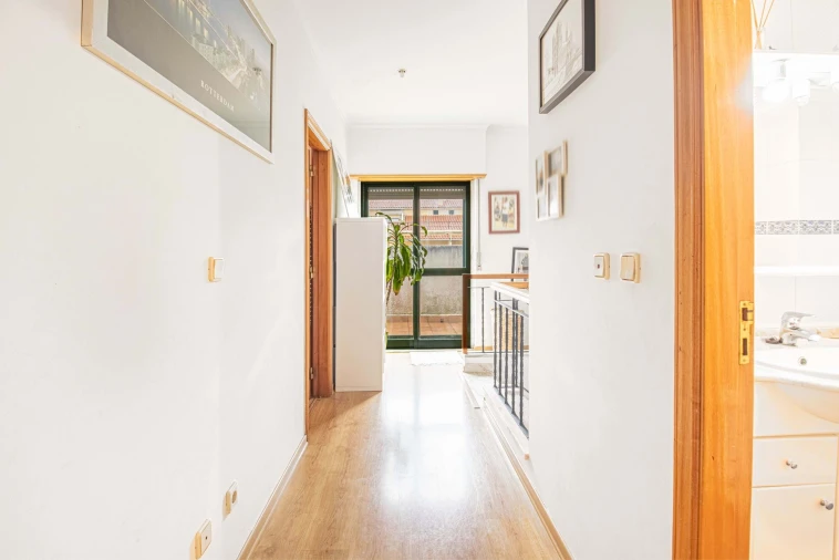 Apartamento T4 para Venda em Agualva e Mira-Sintra Foto 2