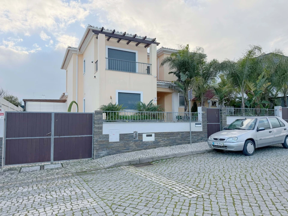 Moradia T4 para Venda em Portimão Foto 2