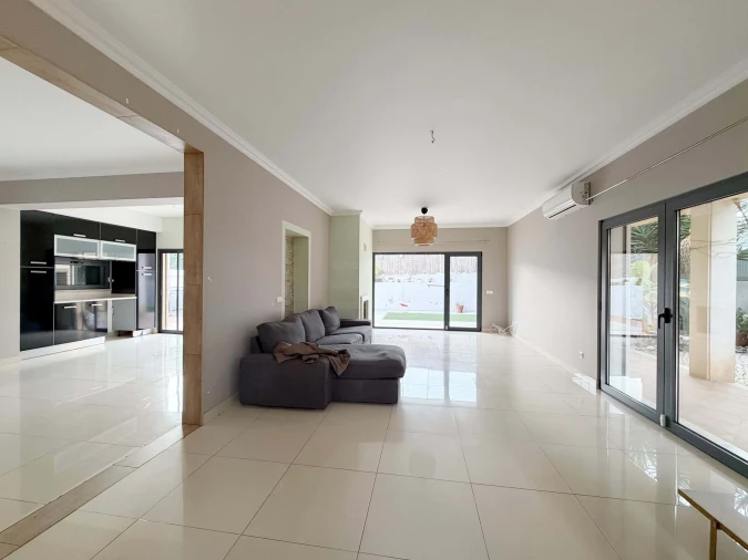 Moradia T4 para Venda em Portimão Foto 7