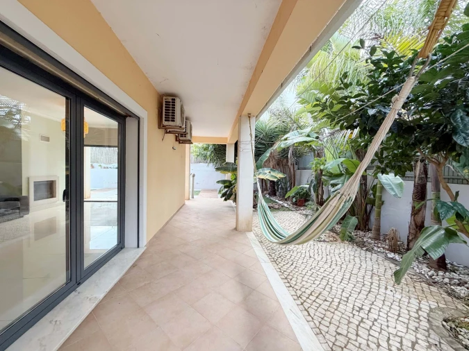 Moradia T4 para Venda em Portimão Foto 8