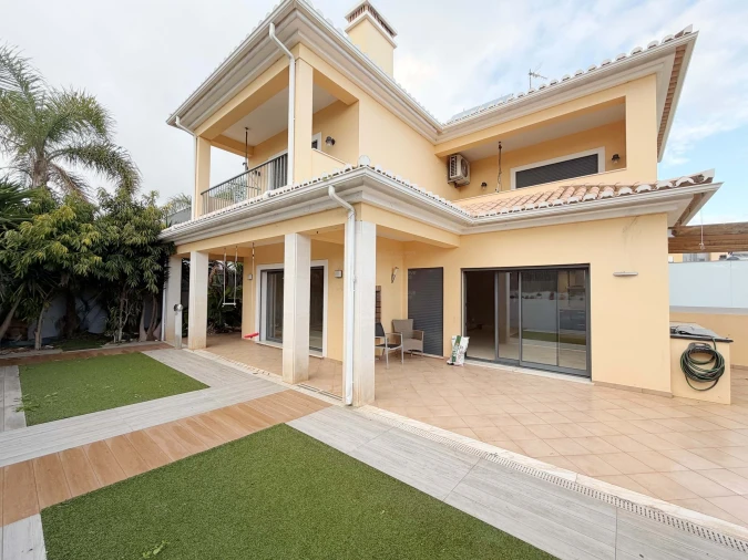 Moradia T4 para Venda em Portimão