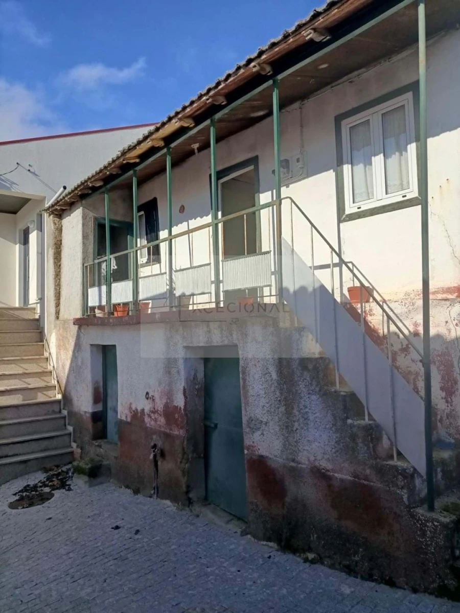 Moradia T3 para Venda em Santa Maria de Emeres Foto 1