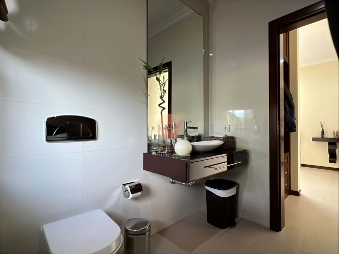 Moradia para Venda em Porto de Mós - São João Baptista e São Pedro Foto 9