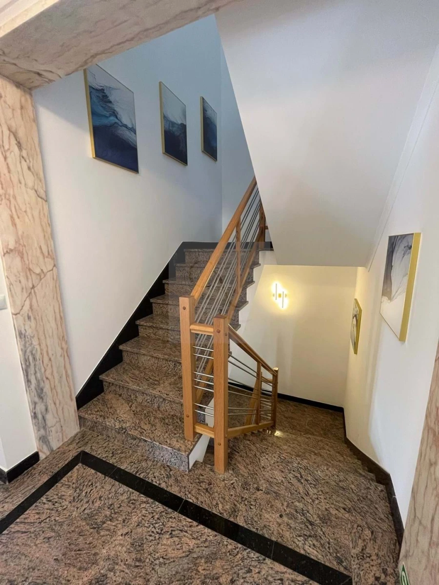 Moradia T7 para Venda em Carcavelos e Parede Foto 9