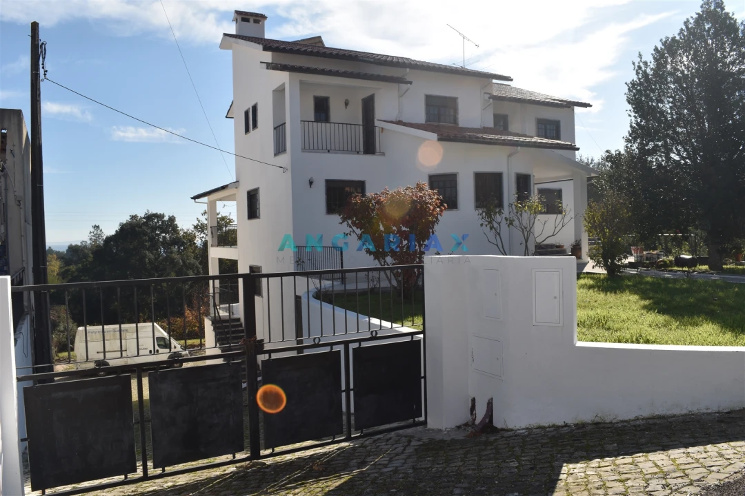 Moradia T8 para Venda em Figueiró dos Vinhos e Bairradas Foto 1