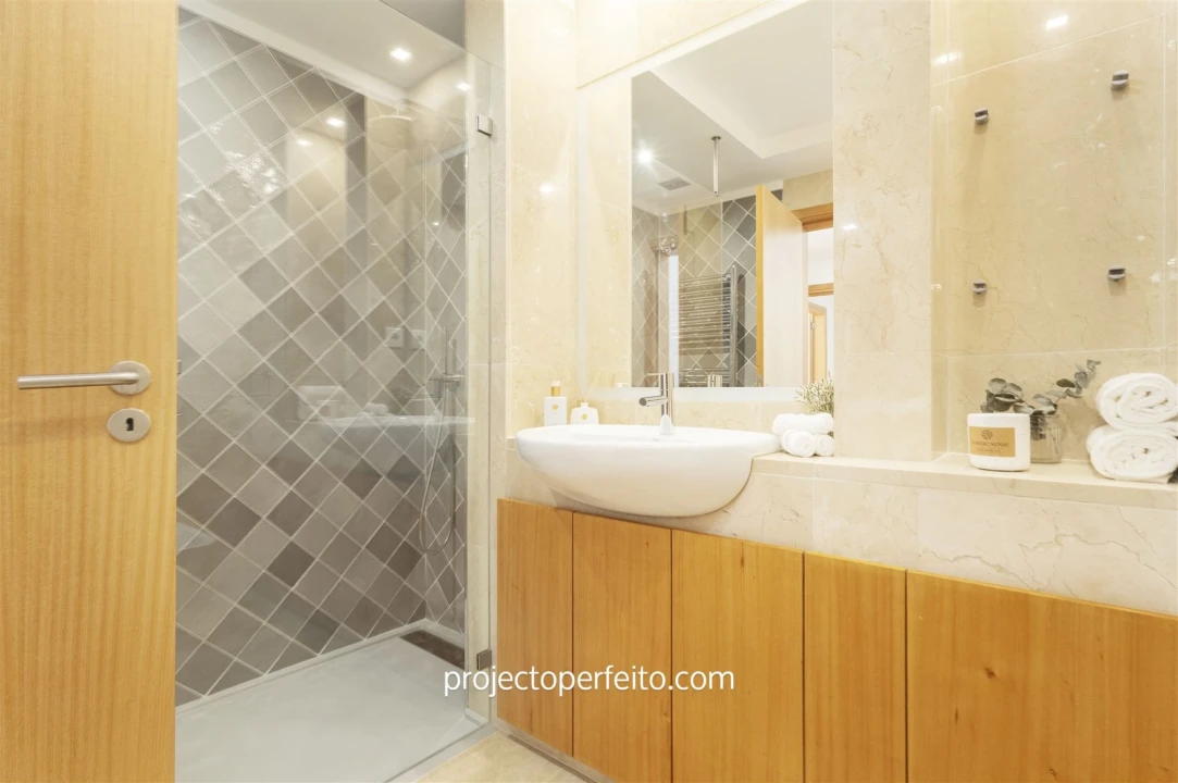 Apartamento T3 para Venda em Arcozelo Foto 9