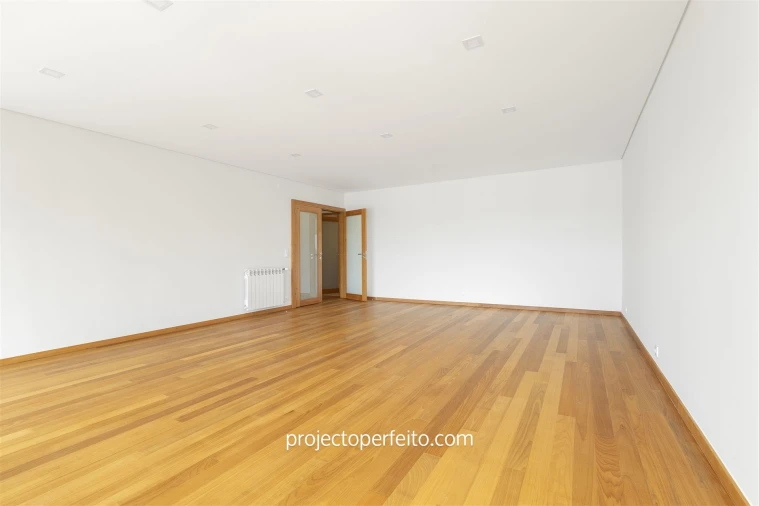 Apartamento T3 para Venda em Arcozelo Foto 3