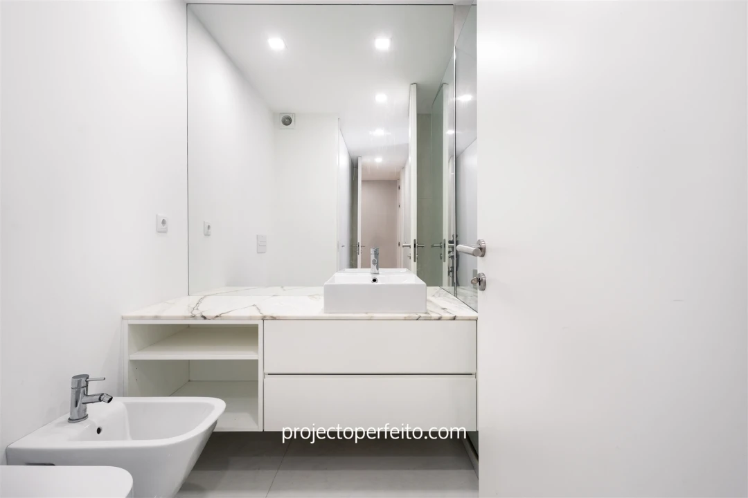 Apartamento T2 para Arrendamento em Espinho Foto 12