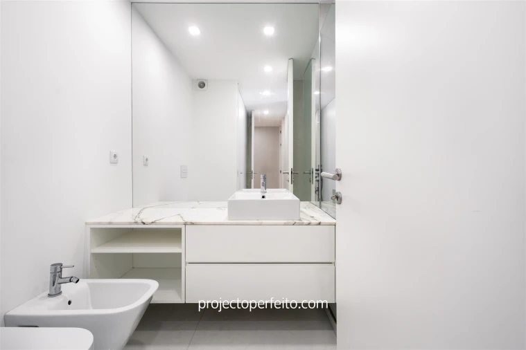 Apartamento T2 para Arrendamento em Espinho Foto 12