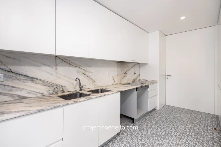 Apartamento T2 para Arrendamento em Espinho Foto 10