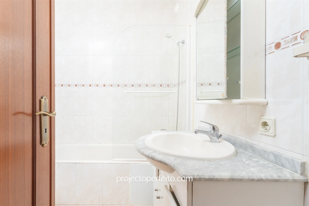 Apartamento T2 para Venda em Grijó e Sermonde Foto 12