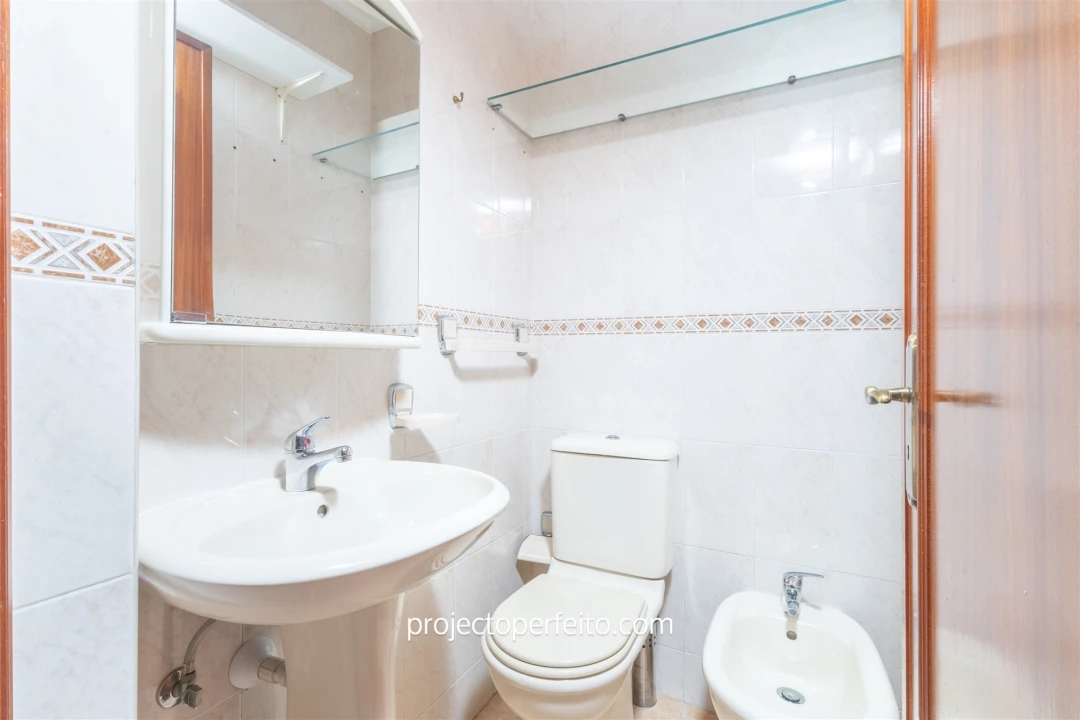 Apartamento T2 para Venda em Grijó e Sermonde Foto 13