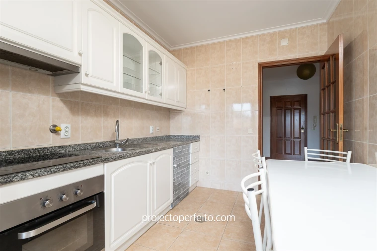 Apartamento T2 para Venda em Grijó e Sermonde Foto 2