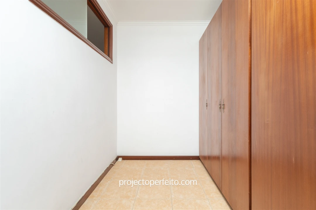 Apartamento T2 para Venda em Grijó e Sermonde Foto 11