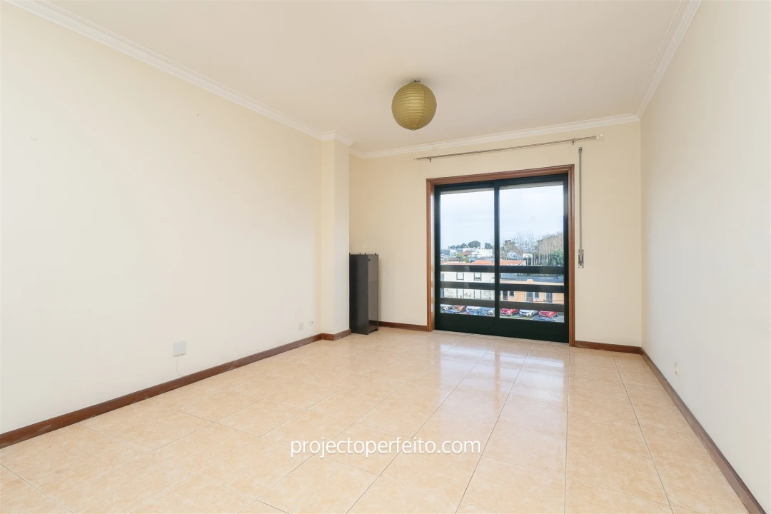 Apartamento T2 para Venda em Grijó e Sermonde Foto 4