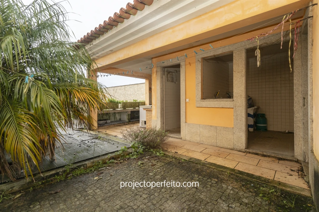 Moradia T5 para Venda em Esmoriz Foto 1