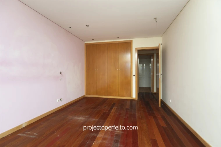 Moradia T5 para Venda em Esmoriz Foto 19