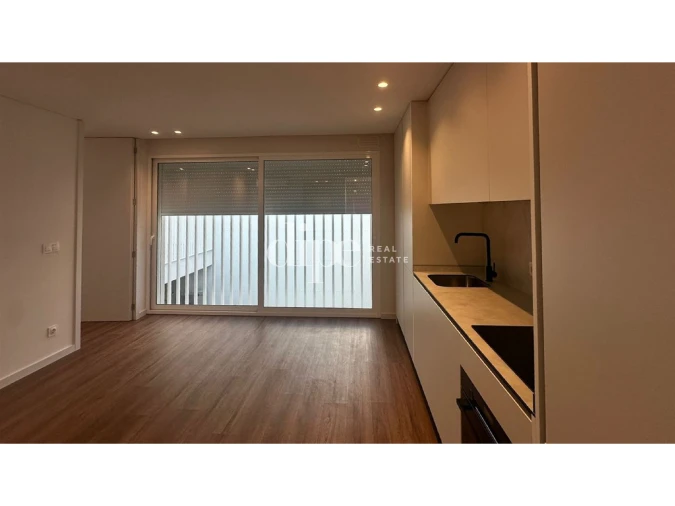 Apartamento T1 para Venda em Urgezes Foto 6