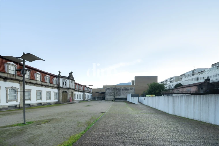 Apartamento T1 para Venda em Urgezes Foto 11