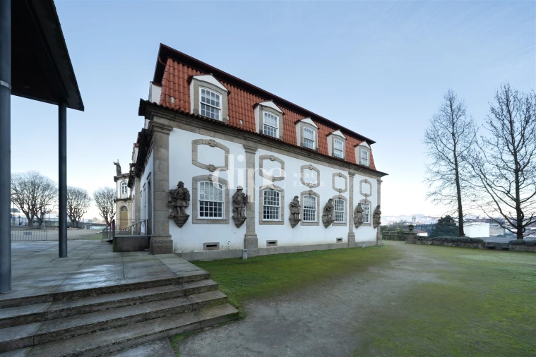 Apartamento T1 para Venda em Urgezes Foto 14