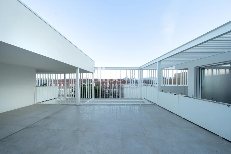 Apartamento T1 para Venda em Urgezes Foto 3