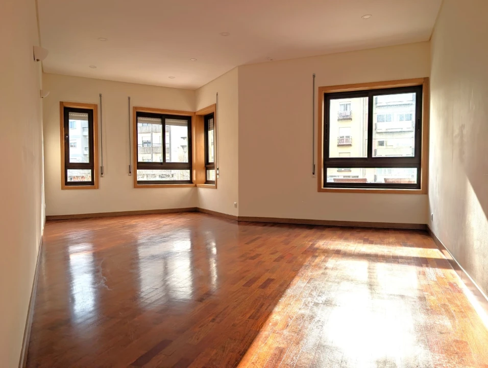 Apartamento T3 para Venda em Glória e Vera Cruz Foto 5