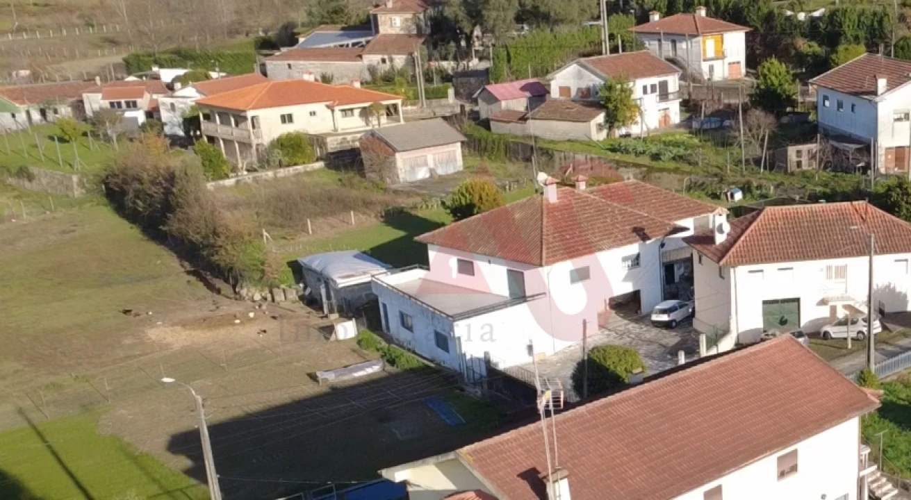 Moradia T3 para Venda em Estorãos Foto 2