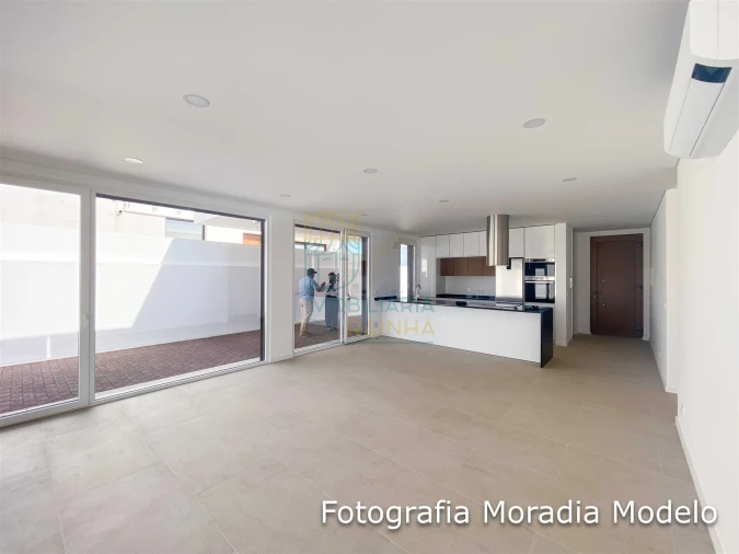 Moradia T2 para Venda em Tornada e Salir do Porto Foto 10